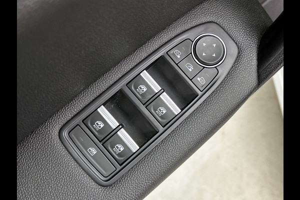 Renault Captur TCe 130PK Edition One | PANORAMADAK | NAVI GROOT | WINTER PACK | ALL SEASON BANDEN