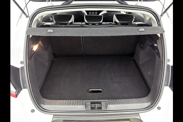 Renault Captur TCe 130PK Edition One | PANORAMADAK | NAVI GROOT | WINTER PACK | ALL SEASON BANDEN
