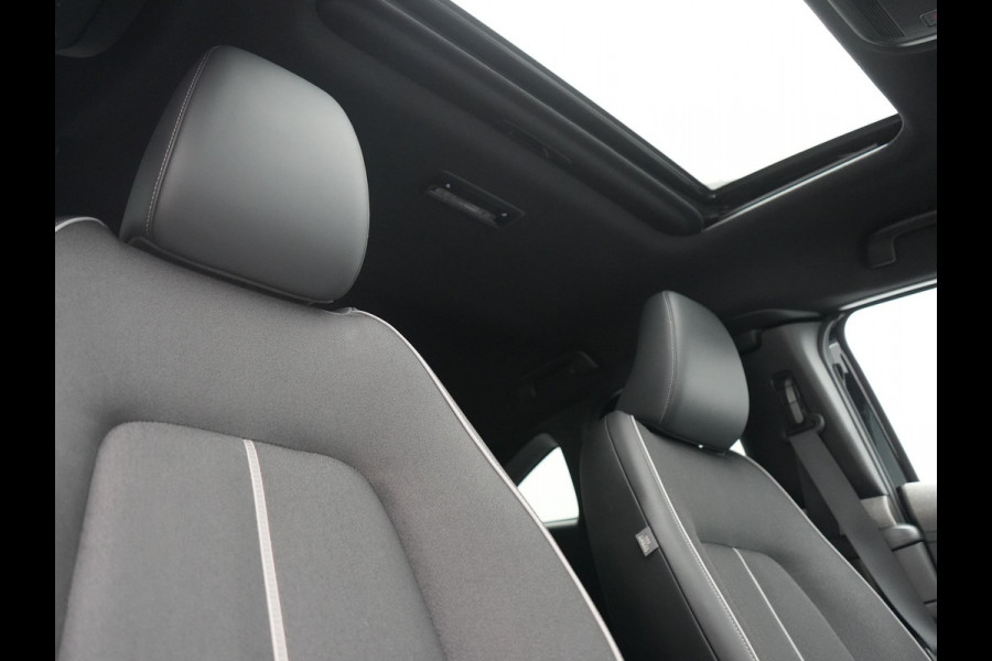 Mazda MX-30 e-SkyActiv R-EV 170 Makoto PHEV 170pk | Trekhaak Afn. | Panodak | Adaptive Cruise | Head Up | 360 Camera | Bose Audio | Lederen Sportstoelen Memory & Verwarmd | Keyless | Blis | Stuur Verwarmd | Navigatie | DAB | Plug In Hybrid |
