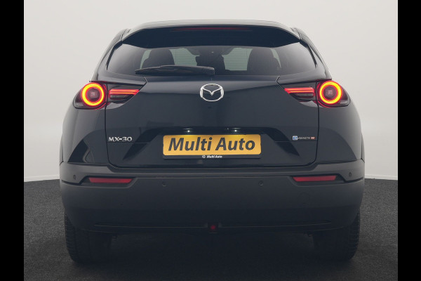 Mazda MX-30 e-SkyActiv R-EV 170 Makoto PHEV 170pk | Trekhaak Afn. | Panodak | Adaptive Cruise | Head Up | 360 Camera | Bose Audio | Lederen Sportstoelen Memory & Verwarmd | Keyless | Blis | Stuur Verwarmd | Navigatie | DAB | Plug In Hybrid |