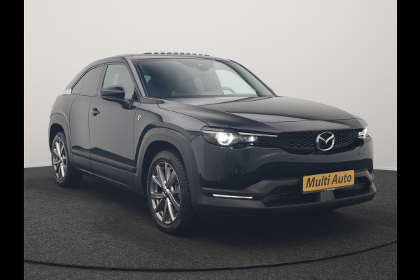 Mazda MX-30 e-SkyActiv R-EV 170 Makoto PHEV 170pk | Trekhaak Afn. | Panodak | Adaptive Cruise | Head Up | 360 Camera | Bose Audio | Lederen Sportstoelen Memory & Verwarmd | Keyless | Blis | Stuur Verwarmd | Navigatie | DAB | Plug In Hybrid |