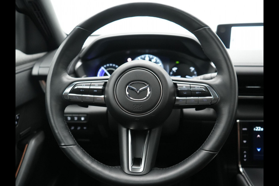 Mazda MX-30 e-SkyActiv R-EV 170 Makoto PHEV 170pk | Trekhaak Afn. | Panodak | Adaptive Cruise | Head Up | 360 Camera | Bose Audio | Lederen Sportstoelen Memory & Verwarmd | Keyless | Blis | Stuur Verwarmd | Navigatie | DAB | Plug In Hybrid |
