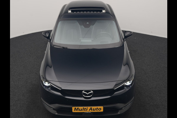 Mazda MX-30 e-SkyActiv R-EV 170 Makoto PHEV 170pk | Trekhaak Afn. | Panodak | Adaptive Cruise | Head Up | 360 Camera | Bose Audio | Lederen Sportstoelen Memory & Verwarmd | Keyless | Blis | Stuur Verwarmd | Navigatie | DAB | Plug In Hybrid |