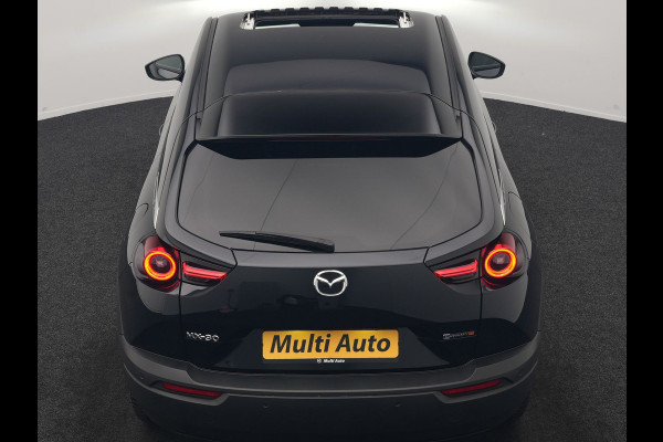 Mazda MX-30 e-SkyActiv R-EV 170 Makoto PHEV 170pk | Trekhaak Afn. | Panodak | Adaptive Cruise | Head Up | 360 Camera | Bose Audio | Lederen Sportstoelen Memory & Verwarmd | Keyless | Blis | Stuur Verwarmd | Navigatie | DAB | Plug In Hybrid |