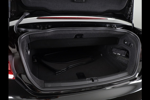 Audi A5 Cabriolet 40 TFSI Launch edition Sport 190pk | lederen bekleding, | Nekverwarming | matrix LED koplampen | Navigatiesysteem full map | Voorstoelen verwarmd