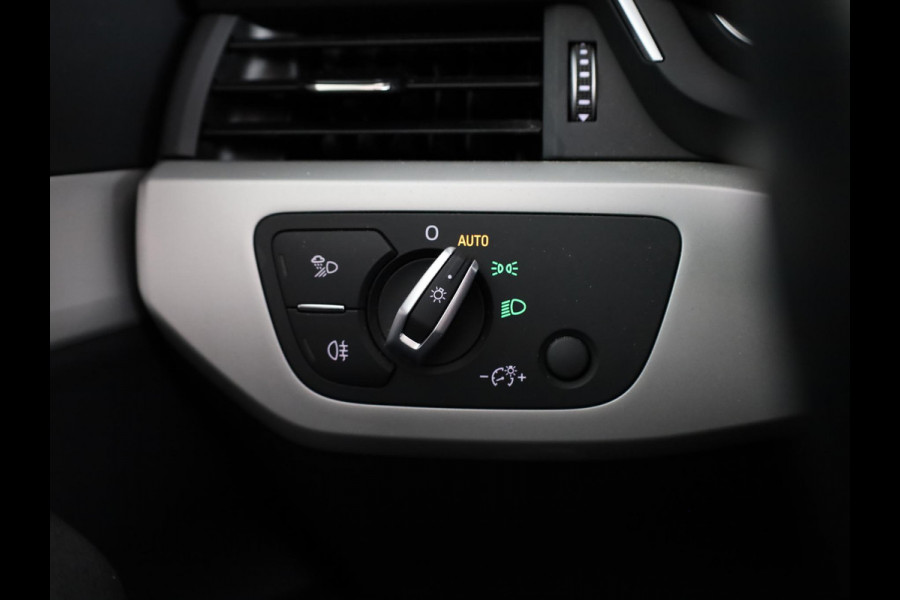 Audi A5 Cabriolet 40 TFSI Launch edition Sport 190pk | lederen bekleding, | Nekverwarming | matrix LED koplampen | Navigatiesysteem full map | Voorstoelen verwarmd