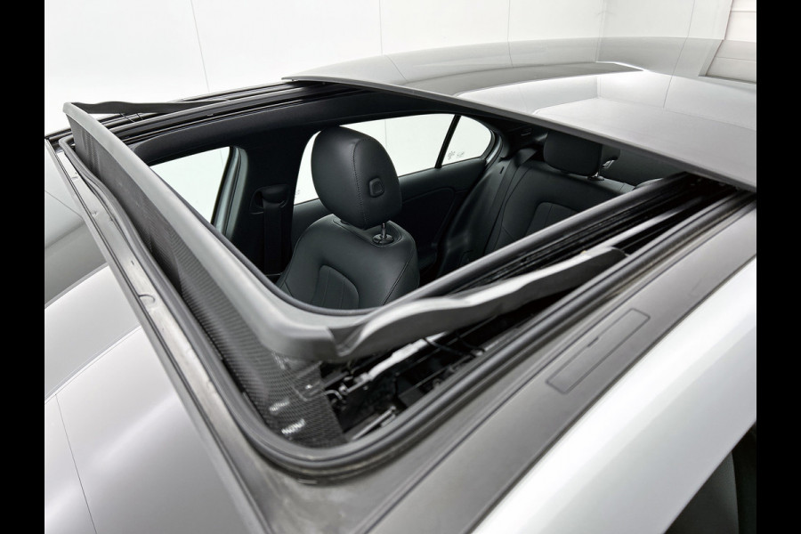 Mercedes-Benz A-Klasse 200 Business Solution Luxury (PANORAMADAK, SFEERVERLICHTING, TREKHAAK WEGKLAPBAAR, MULTIBEAM, ELEKT. STOELEN)