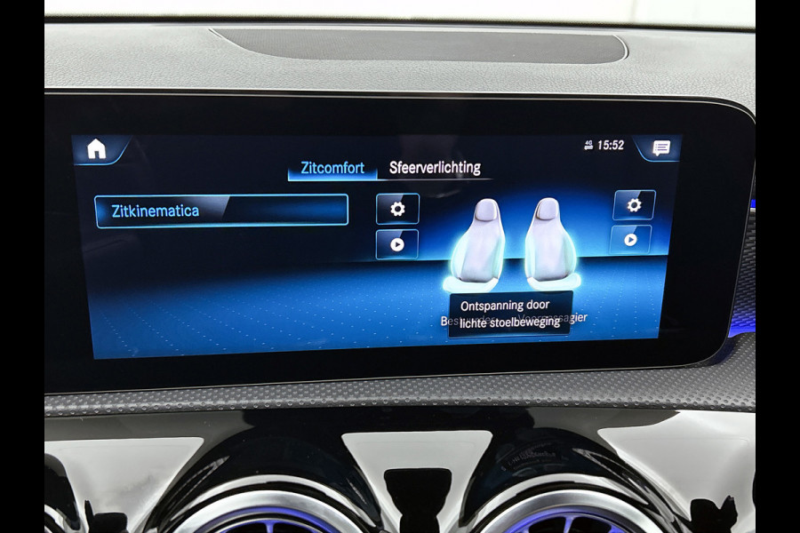 Mercedes-Benz A-Klasse 200 Business Solution Luxury (PANORAMADAK, SFEERVERLICHTING, TREKHAAK WEGKLAPBAAR, MULTIBEAM, ELEKT. STOELEN)