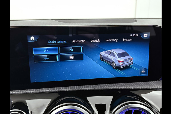 Mercedes-Benz A-Klasse 200 Business Solution Luxury (PANORAMADAK, SFEERVERLICHTING, TREKHAAK WEGKLAPBAAR, MULTIBEAM, ELEKT. STOELEN)