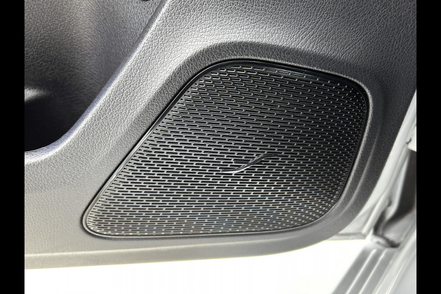 Mercedes-Benz A-Klasse 200 Business Solution Luxury (PANORAMADAK, SFEERVERLICHTING, TREKHAAK WEGKLAPBAAR, MULTIBEAM, ELEKT. STOELEN)