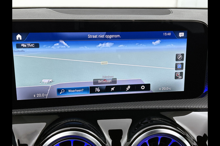 Mercedes-Benz A-Klasse 200 Business Solution Luxury (PANORAMADAK, SFEERVERLICHTING, TREKHAAK WEGKLAPBAAR, MULTIBEAM, ELEKT. STOELEN)
