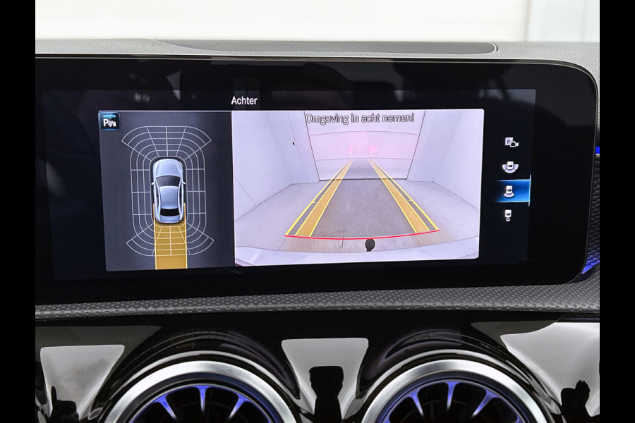 Mercedes-Benz A-Klasse 200 Business Solution Luxury (PANORAMADAK, SFEERVERLICHTING, TREKHAAK WEGKLAPBAAR, MULTIBEAM, ELEKT. STOELEN)