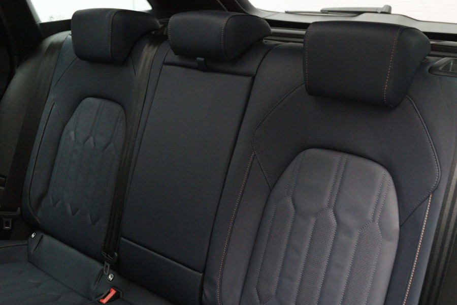 CUPRA Leon Sportstourer 1.4 e-Hybrid 245 PK VZ Copper Edition PHEV, Panoramadak, Kuipstoelen, Adap. Cruise Control, Matrix-LED