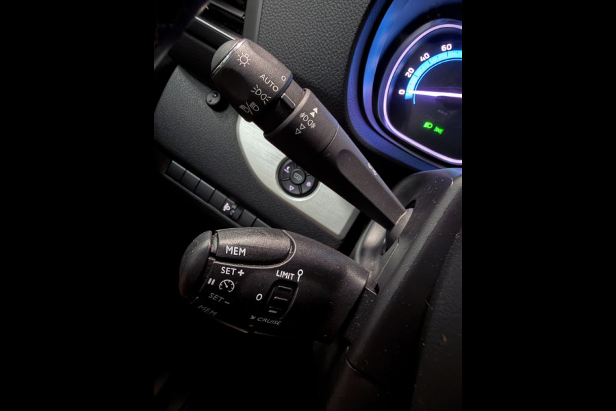 Peugeot e-Traveller Business VIP 8 PERSOONS PANO/MASSAGE-STOEL+M/LEDER/H-UPNAVI/CAM///