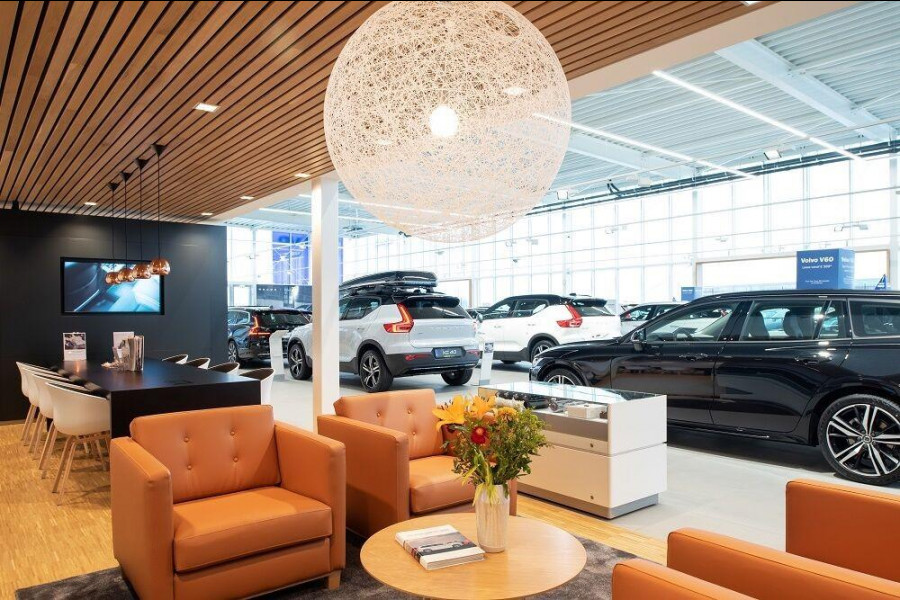 Volvo EX30 272PK Single Motor Extended Range Plus 69 kWh / Adaptive Cruise Control / Harman Kardon / Stoelverwarming / Stuurverwarming / Achteruitrijcamera / Elektrische achterklep / Parkeersensoren V+A