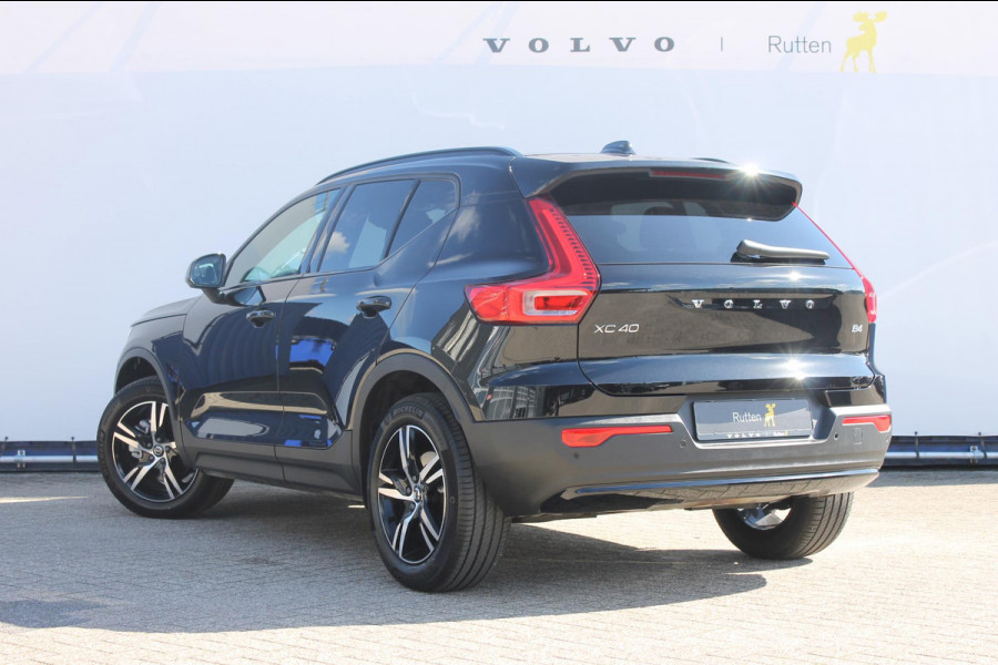 Volvo XC40 B4 211PK Automaat Plus Dark Harman Kardon Audio installatie / Semi elektrisch wegklapbare trekhaak / Google infotainment / Verwarmbare voorruit / Verwarmbare voorstoelen