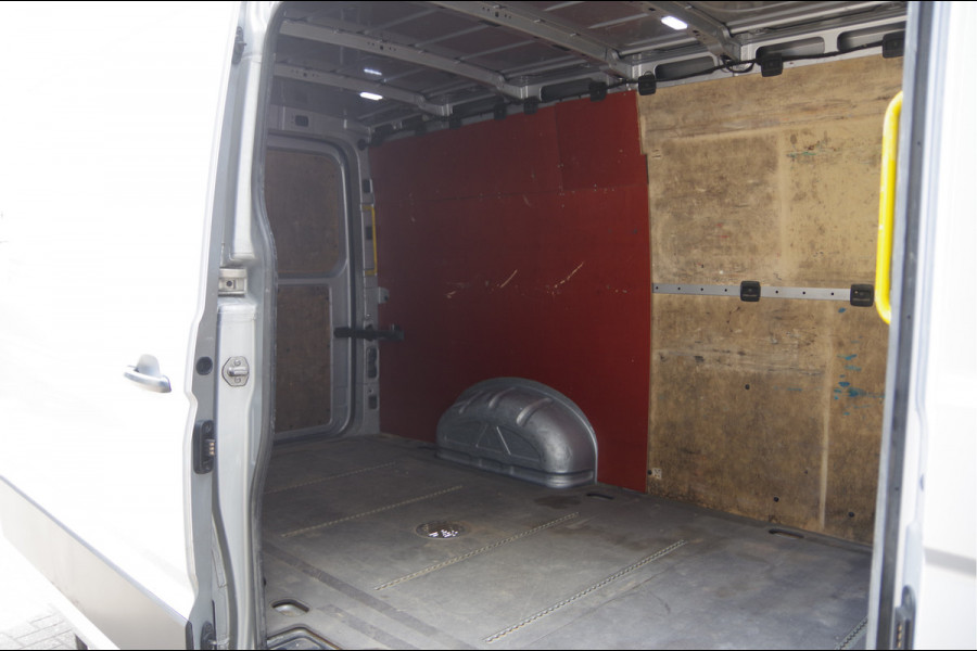 MAN TGE 3.140 35 2.0 L3H2(L2H1) EURO6! AUT. CRUISE, TREKHAAK, 18'', ERGO ACTIVE GEVEERDE STOEL, STOELVERWARMING, AIRCO, PARKEERSENSOREN