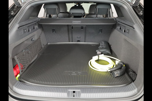 Volkswagen ID.7 Tourer Pro Limited Edition 77 kWh accu 286 PK | Velgen 20" | Stoel & Stuurverwarming | Exterieur Pakket Plus |