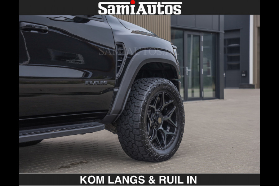 Dodge Ram TRX HELLCAT | 6.2 V8 712PK SUPERCHARGER | RODE STIKSELS | FULLY LOADED | CARBON | CREW CAB | DUBBELE CABINE | 5 PERSOONS | De specialist in Amerikaanse pick‑ups in Nederland en Europa.