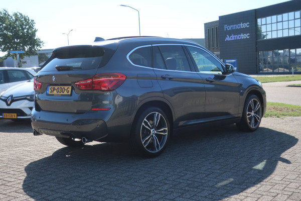 BMW X1 SDrive20i High Executive 1e EIG_LED_PANO_HEAD-UP_CAM_PDC V+A_NAP.