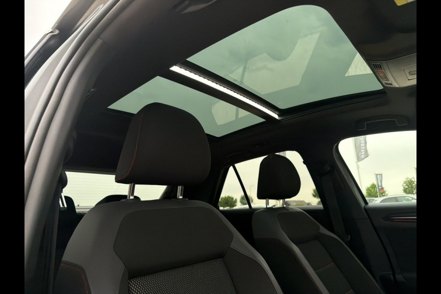 Volkswagen T-Roc 1.5 TSI Sport | Pano | Trekhaak | LED | Carplay | Camera | Virtual Cockpit | Blind-Spot | PDC