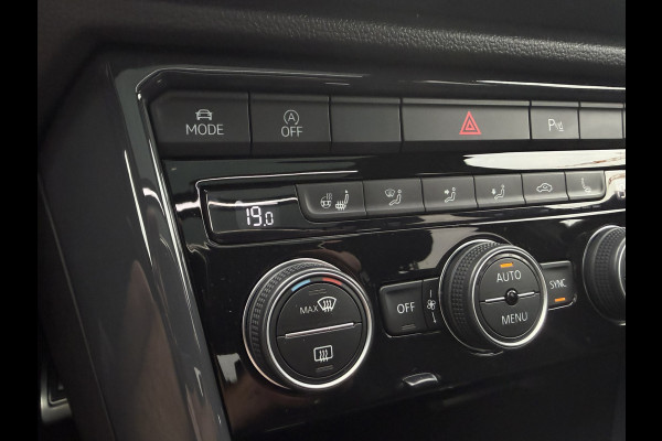 Volkswagen T-Roc 1.5 TSI Sport | Pano | Trekhaak | LED | Carplay | Camera | Virtual Cockpit | Blind-Spot | PDC
