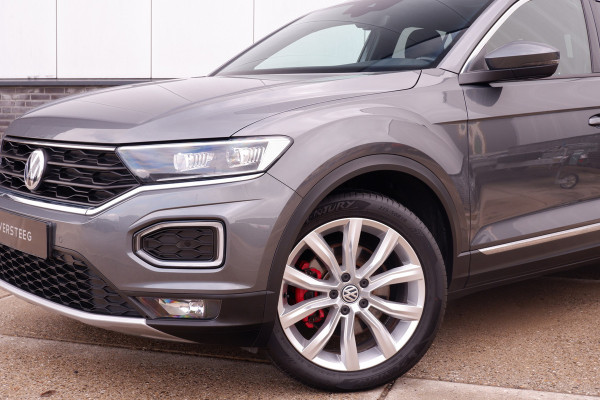 Volkswagen T-Roc 1.5 TSI Sport | Pano | Trekhaak | LED | Carplay | Camera | Virtual Cockpit | Blind-Spot | PDC