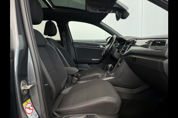 Volkswagen T-Roc 1.5 TSI Sport | Pano | Trekhaak | LED | Carplay | Camera | Virtual Cockpit | Blind-Spot | PDC
