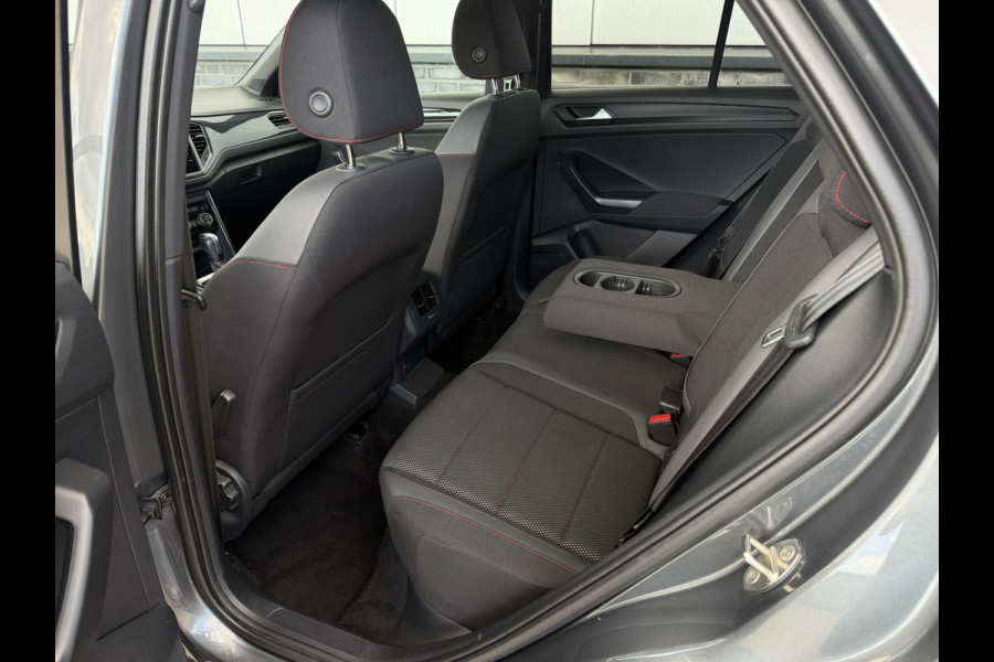 Volkswagen T-Roc 1.5 TSI Sport | Pano | Trekhaak | LED | Carplay | Camera | Virtual Cockpit | Blind-Spot | PDC