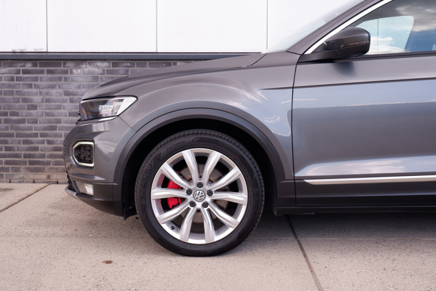 Volkswagen T-Roc 1.5 TSI Sport | Pano | Trekhaak | LED | Carplay | Camera | Virtual Cockpit | Blind-Spot | PDC