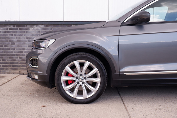 Volkswagen T-Roc 1.5 TSI Sport | Pano | Trekhaak | LED | Carplay | Camera | Virtual Cockpit | Blind-Spot | PDC