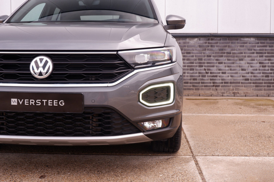 Volkswagen T-Roc 1.5 TSI Sport | Pano | Trekhaak | LED | Carplay | Camera | Virtual Cockpit | Blind-Spot | PDC