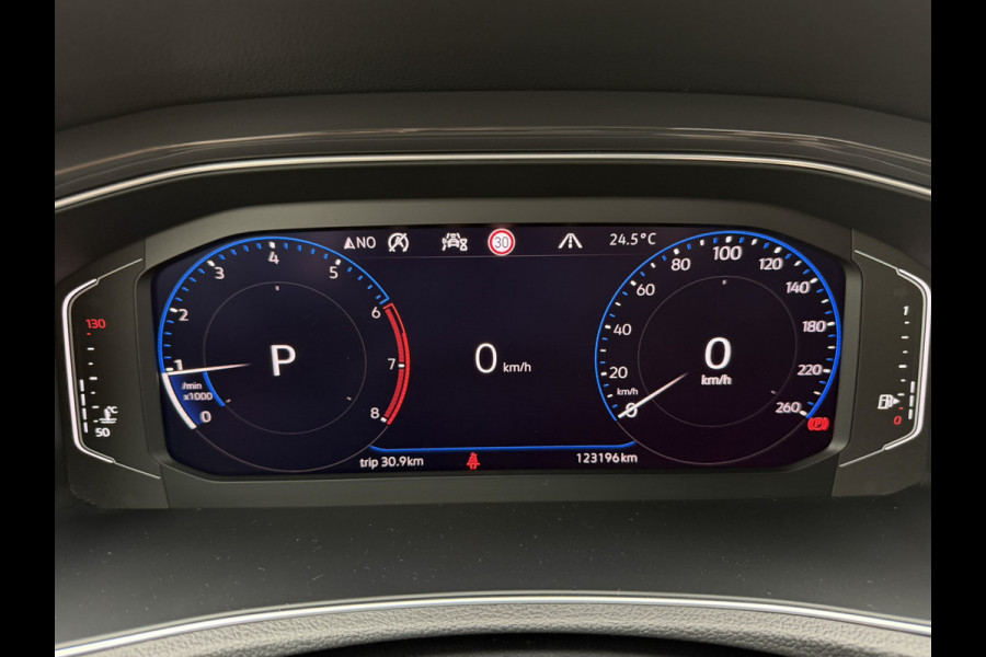 Volkswagen T-Roc 1.5 TSI Sport | Pano | Trekhaak | LED | Carplay | Camera | Virtual Cockpit | Blind-Spot | PDC