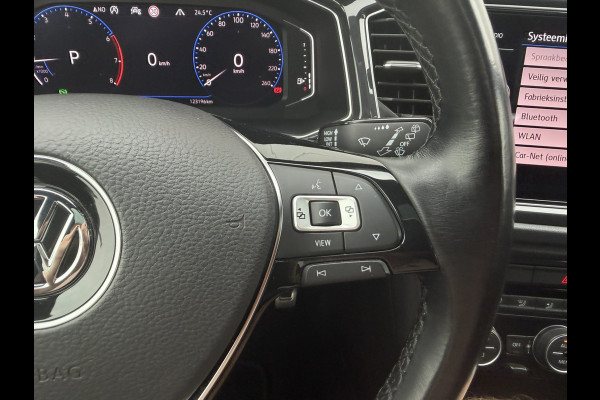 Volkswagen T-Roc 1.5 TSI Sport | Pano | Trekhaak | LED | Carplay | Camera | Virtual Cockpit | Blind-Spot | PDC