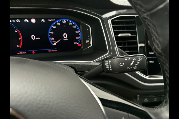 Volkswagen T-Roc 1.5 TSI Sport | Pano | Trekhaak | LED | Carplay | Camera | Virtual Cockpit | Blind-Spot | PDC