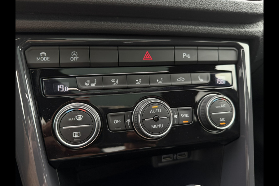 Volkswagen T-Roc 1.5 TSI Sport | Pano | Trekhaak | LED | Carplay | Camera | Virtual Cockpit | Blind-Spot | PDC