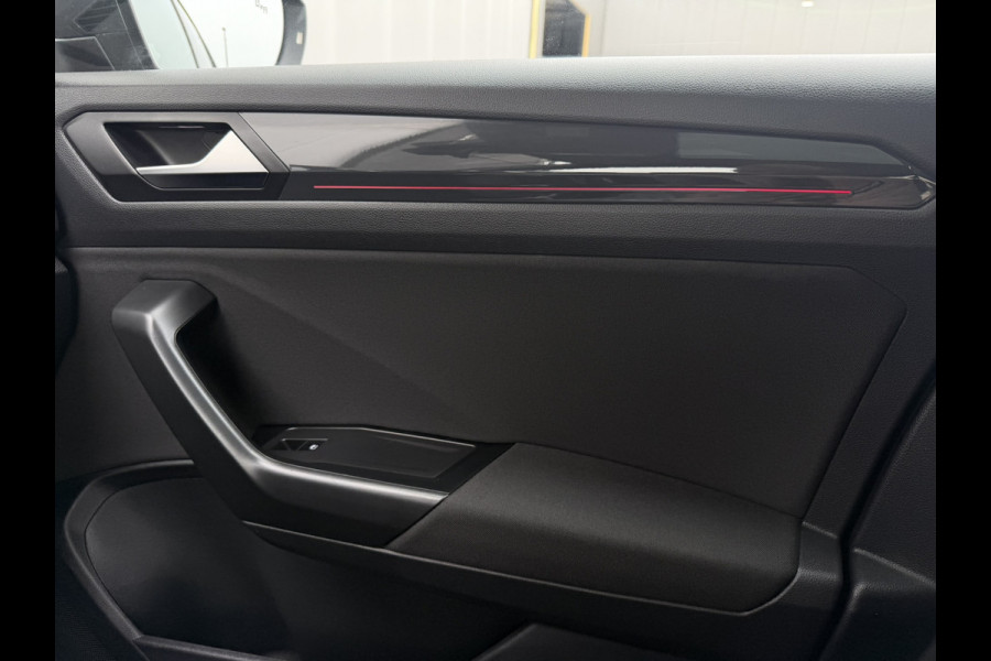 Volkswagen T-Roc 1.5 TSI Sport | Pano | Trekhaak | LED | Carplay | Camera | Virtual Cockpit | Blind-Spot | PDC