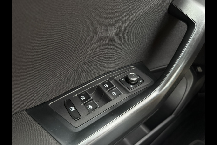 Volkswagen T-Roc 1.5 TSI Sport | Pano | Trekhaak | LED | Carplay | Camera | Virtual Cockpit | Blind-Spot | PDC