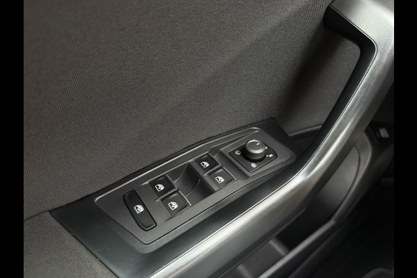 Volkswagen T-Roc 1.5 TSI Sport | Pano | Trekhaak | LED | Carplay | Camera | Virtual Cockpit | Blind-Spot | PDC