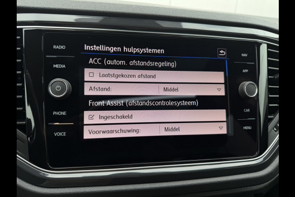 Volkswagen T-Roc 1.5 TSI Sport | Pano | Trekhaak | LED | Carplay | Camera | Virtual Cockpit | Blind-Spot | PDC
