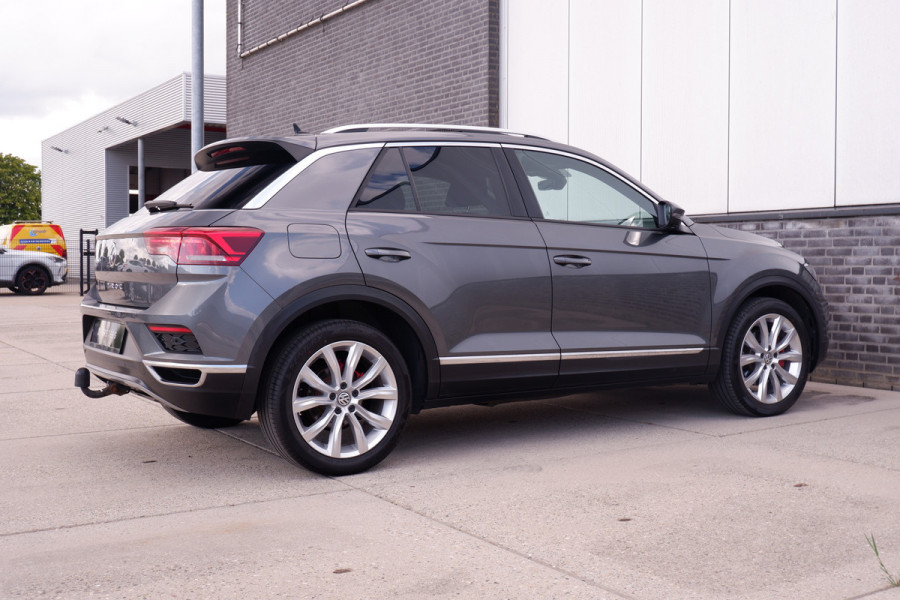 Volkswagen T-Roc 1.5 TSI Sport | Pano | Trekhaak | LED | Carplay | Camera | Virtual Cockpit | Blind-Spot | PDC