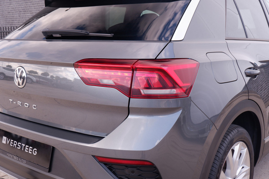 Volkswagen T-Roc 1.5 TSI Sport | Pano | Trekhaak | LED | Carplay | Camera | Virtual Cockpit | Blind-Spot | PDC