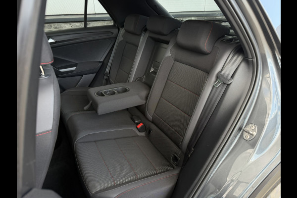 Volkswagen T-Roc 1.5 TSI Sport | Pano | Trekhaak | LED | Carplay | Camera | Virtual Cockpit | Blind-Spot | PDC