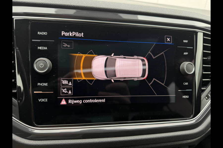Volkswagen T-Roc 1.5 TSI Sport | Pano | Trekhaak | LED | Carplay | Camera | Virtual Cockpit | Blind-Spot | PDC