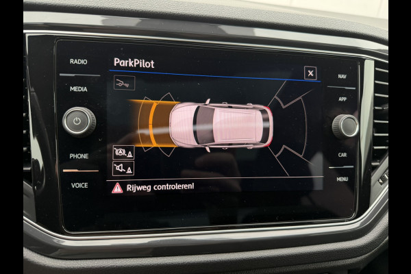 Volkswagen T-Roc 1.5 TSI Sport | Pano | Trekhaak | LED | Carplay | Camera | Virtual Cockpit | Blind-Spot | PDC