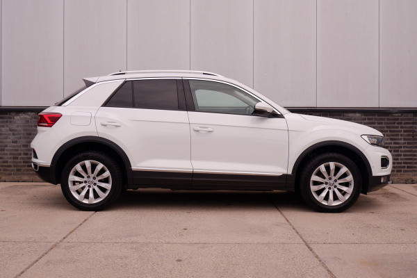 Volkswagen T-Roc 1.5 TSI Sport | LED | Trekhaak | Carplay | Camera | Virtual Cockpit | Blind-Spot | PDC