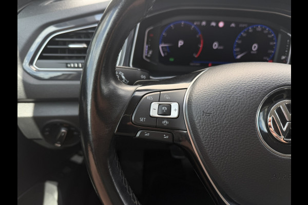 Volkswagen T-Roc 1.5 TSI Sport | LED | Trekhaak | Carplay | Camera | Virtual Cockpit | Blind-Spot | PDC