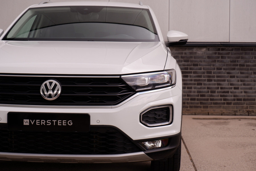 Volkswagen T-Roc 1.5 TSI Sport | LED | Trekhaak | Carplay | Camera | Virtual Cockpit | Blind-Spot | PDC