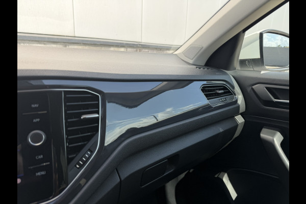 Volkswagen T-Roc 1.5 TSI Sport | LED | Trekhaak | Carplay | Camera | Virtual Cockpit | Blind-Spot | PDC