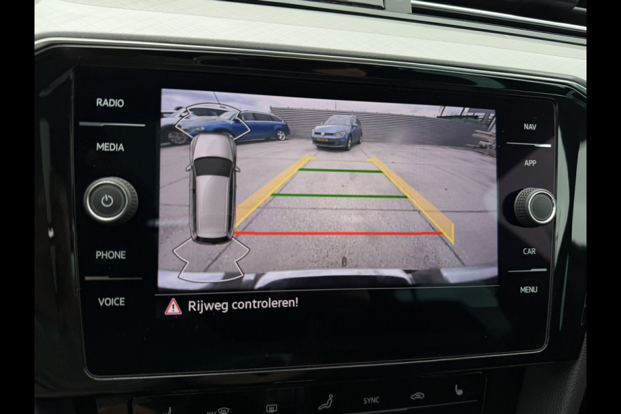 Volkswagen Passat Variant 1.4 TSI PHEV GTE Business | Pano | Carplay | LED | Camera | Navi | LED